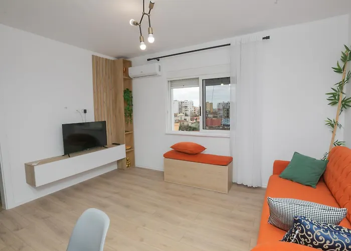 Sunny Center Apartment