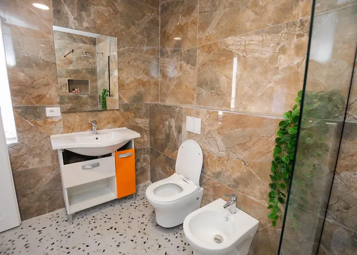 Sunny Center * Tirana